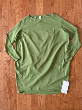 Lululemon NWT size 6 Back in Action long sleeve dress